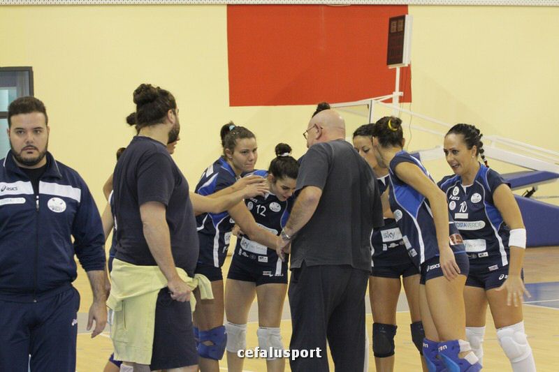 111030 volley 084_tn.jpg